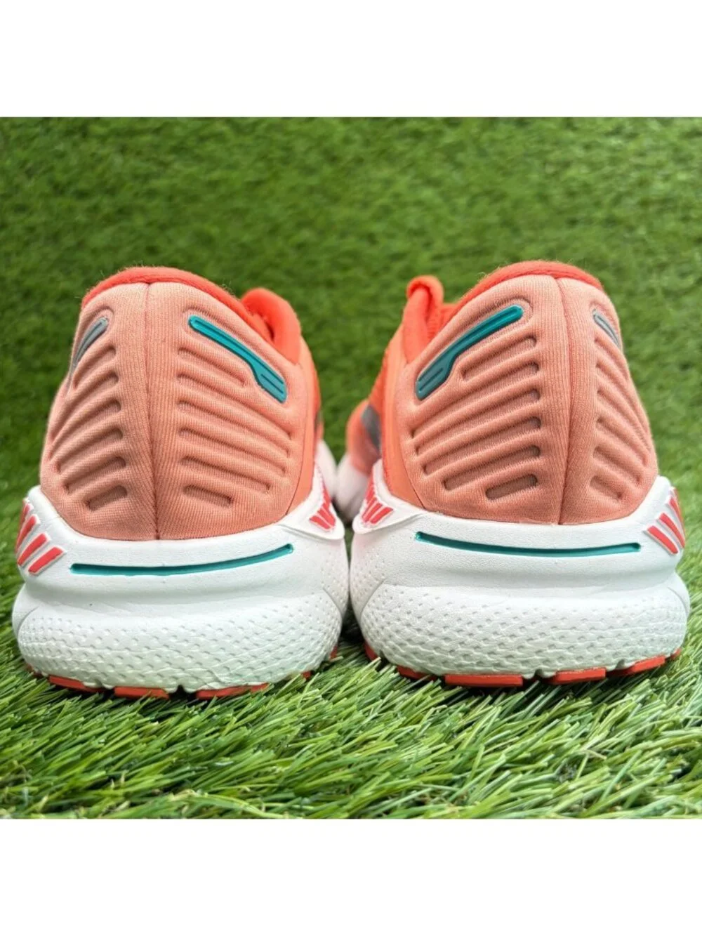 Brooks Adrenaline GTS 22 Womens Size 7 Orange Athletic Running Shoes Sneakers